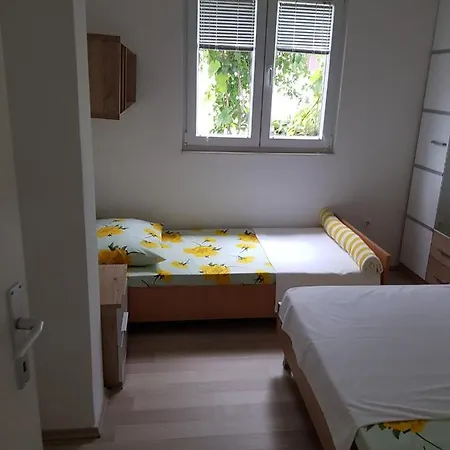 Frane Apartament Tribalj